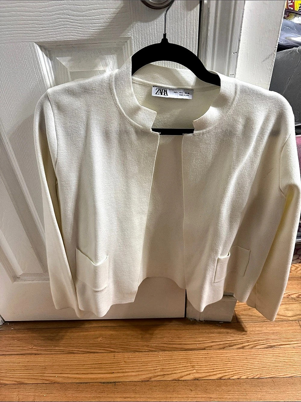 Zara Textured Crew Neck Sweater in White Size Medium